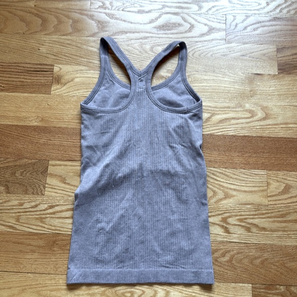 Lululemon Ebb To Street Tank Size 4 - Picture 4 of 7